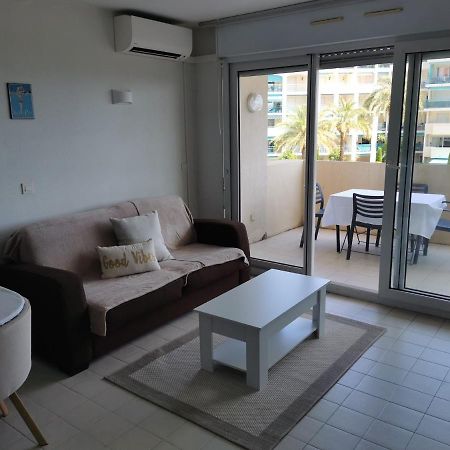 شقة Antibes Les Pins 2 Pieces Vue Mer Piscine Parking المظهر الخارجي الصورة