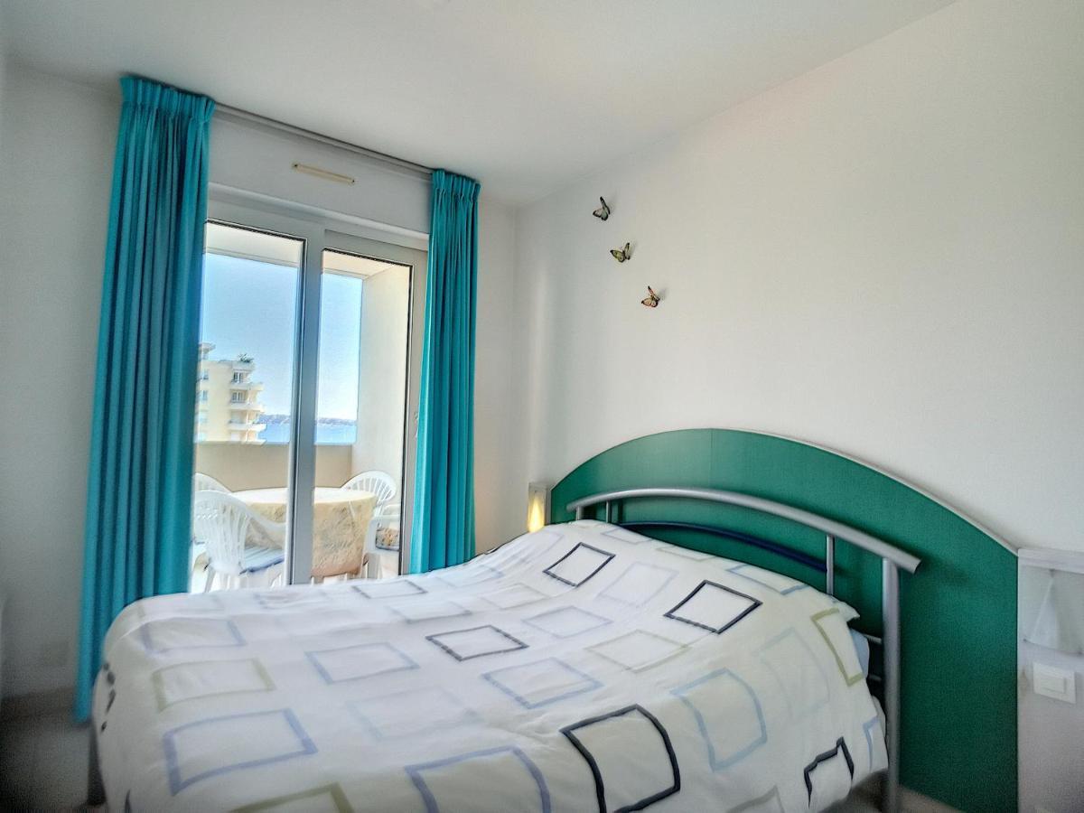 شقة Antibes Les Pins 2 Pieces Vue Mer Piscine Parking المظهر الخارجي الصورة