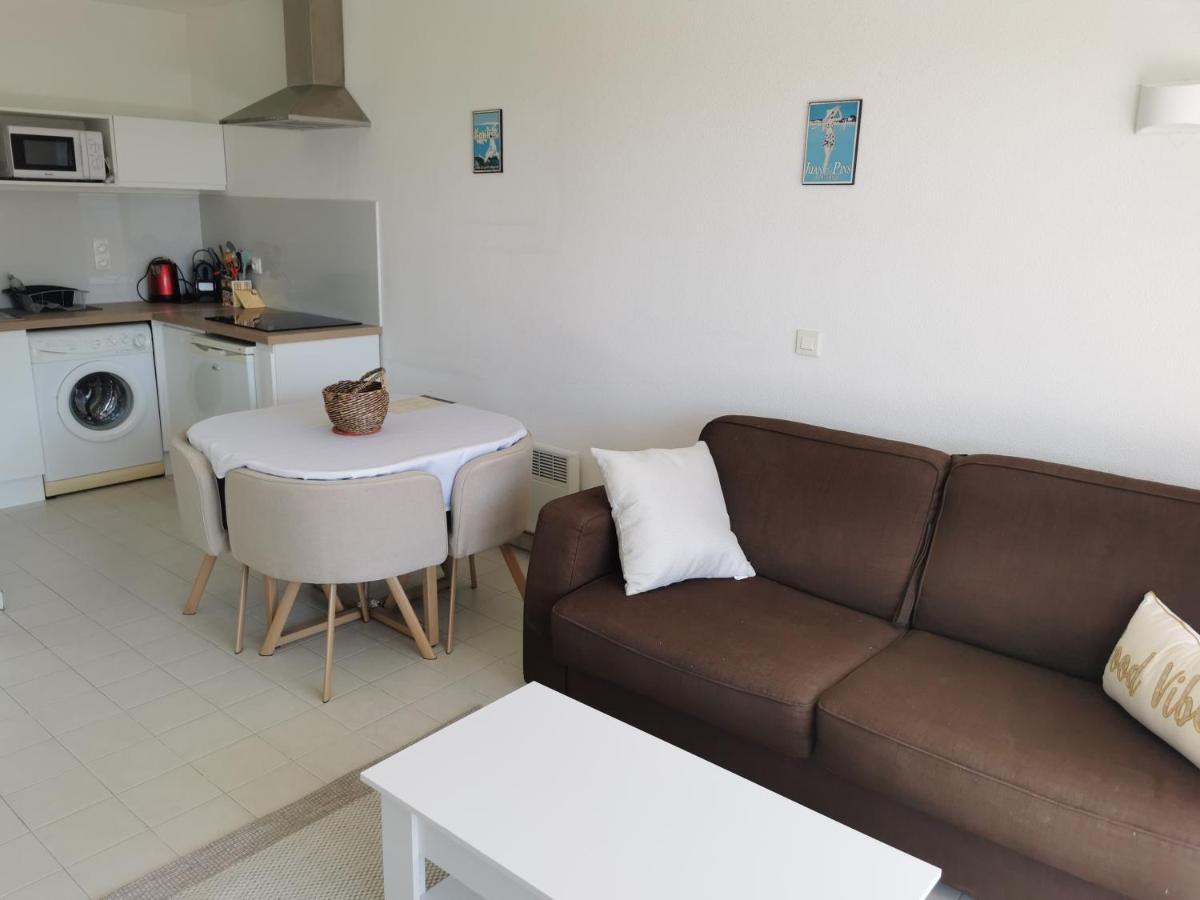شقة Antibes Les Pins 2 Pieces Vue Mer Piscine Parking المظهر الخارجي الصورة